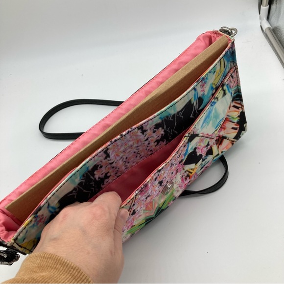 Cosmopolitan black tropical clutch bag - Picture 3 of 8